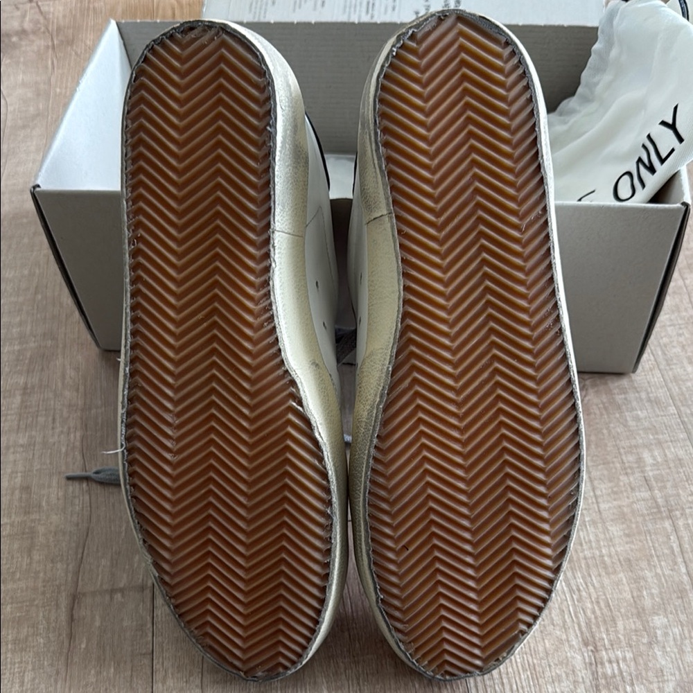 Golden Goose Men's Super-Star with black heel tab and metal stud lettering - Picture 6 of 10